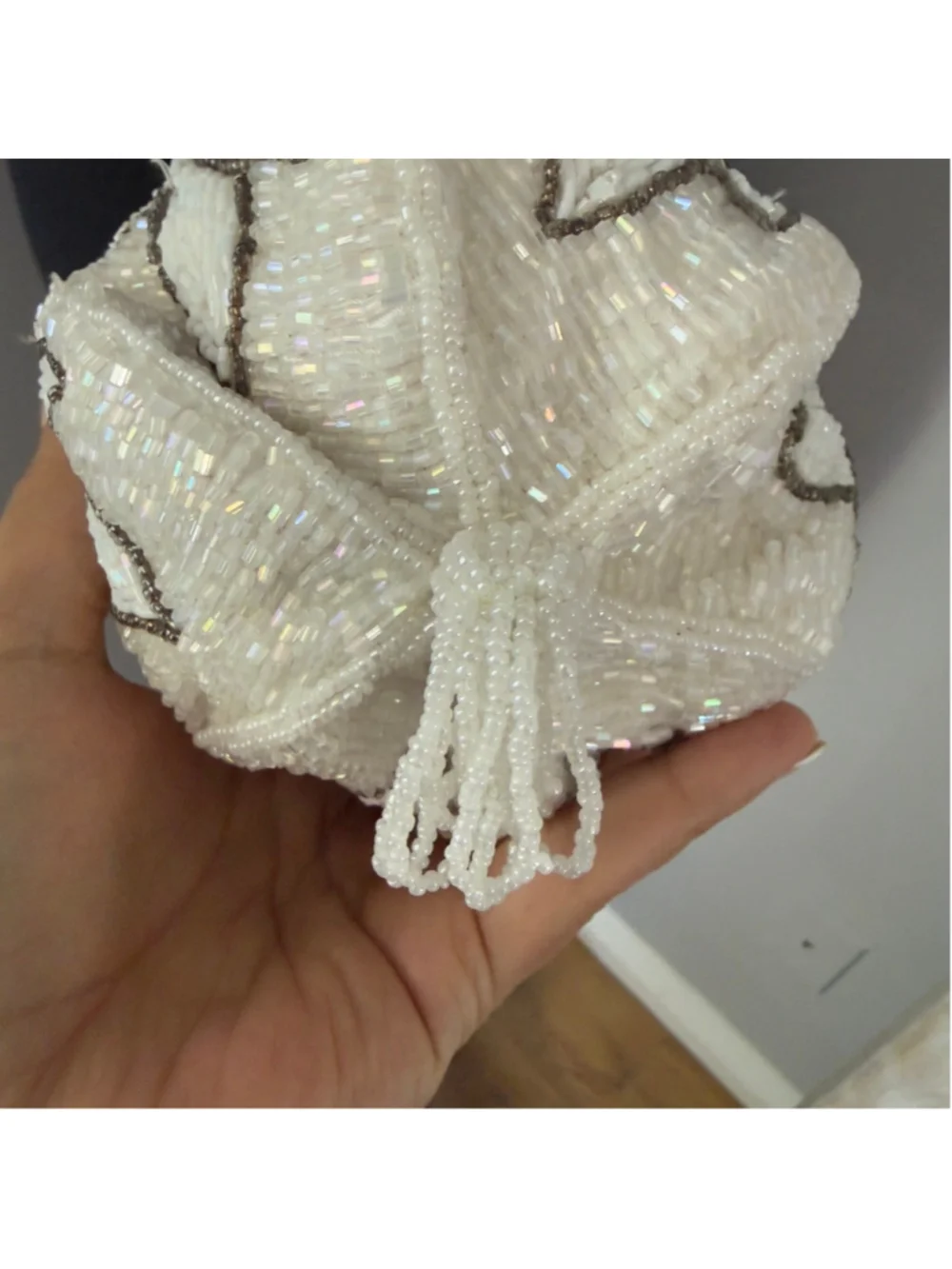 Women's Unbranded White Beaded Floral Drawstring Pouch Clutch One Size